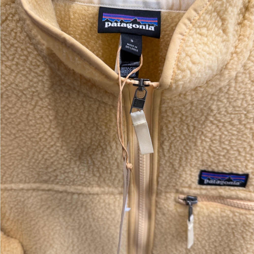 NWT Patagonia Sherpa Fleece Jacket in Soft Cream - Picture 2 of 2